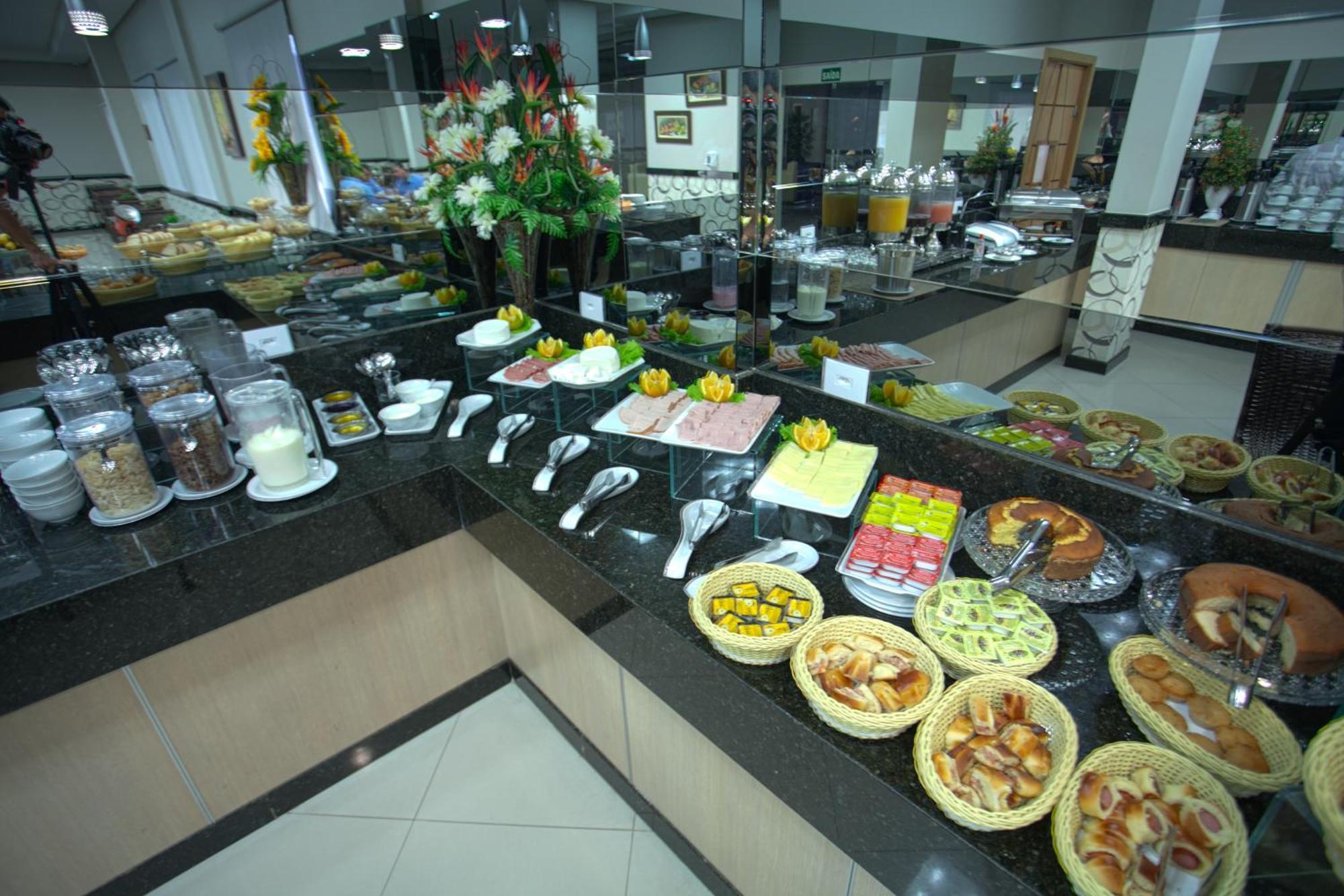 Skala Traveling Hotel Cuiaba  Bagian luar foto